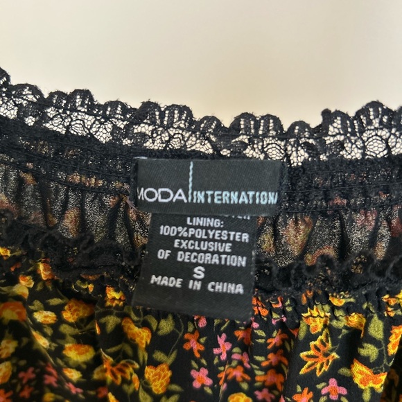 Moda International Black and Yellow Floral Blouse - Picture 3 of 3